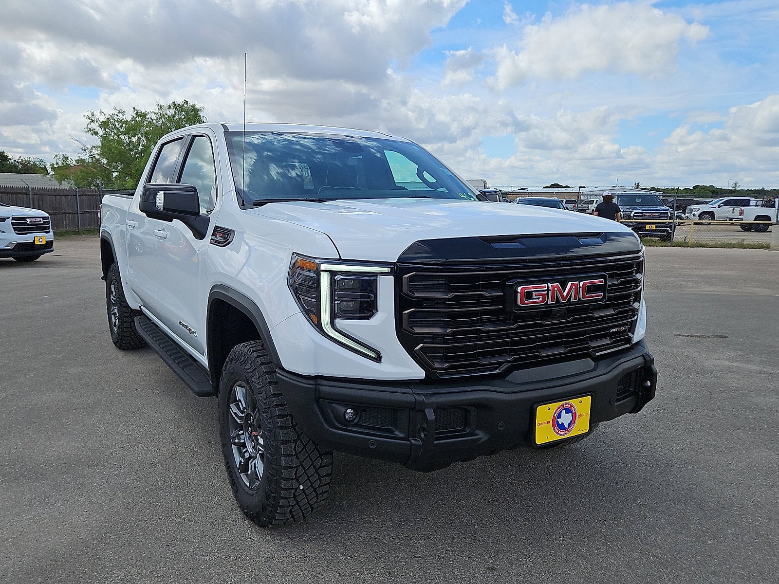 View vehicle photo 7