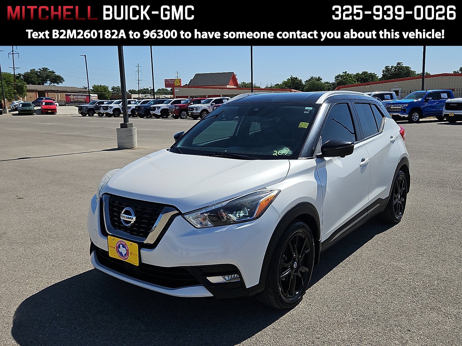 Black 2020 Nissan Kicks SUV / Crossover Front-Wheel Drive 