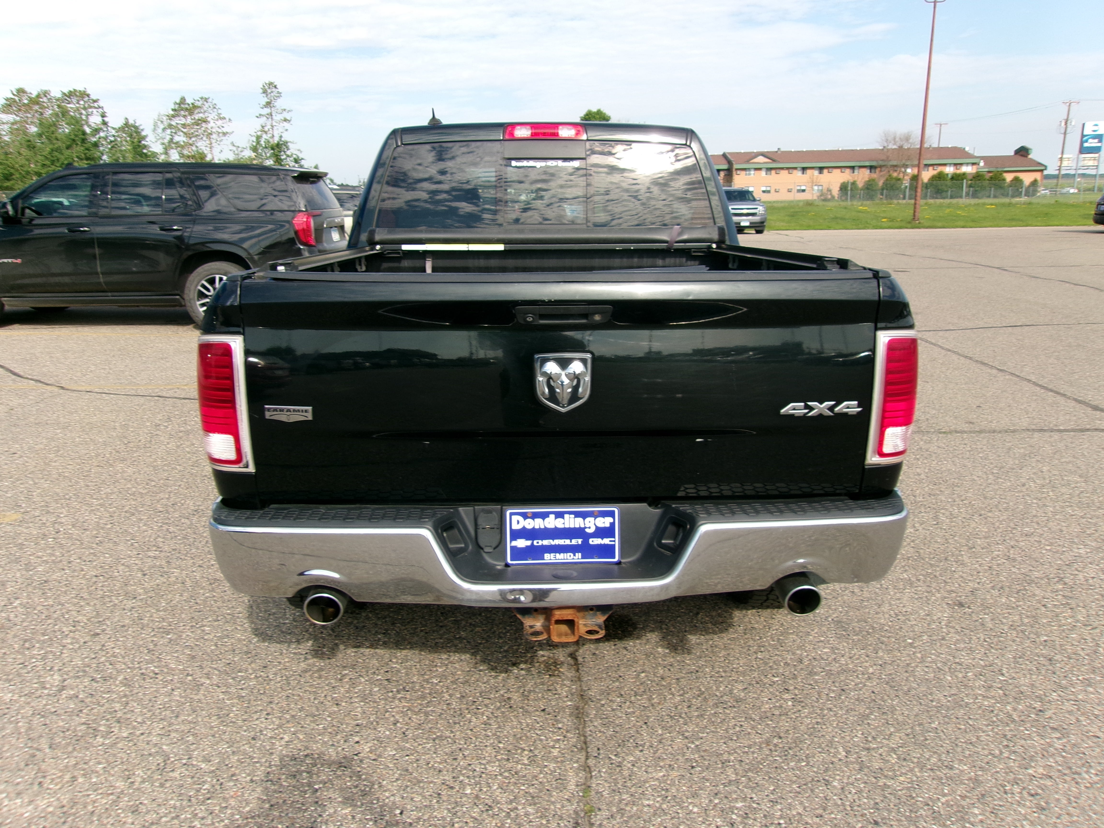 View vehicle photo 3