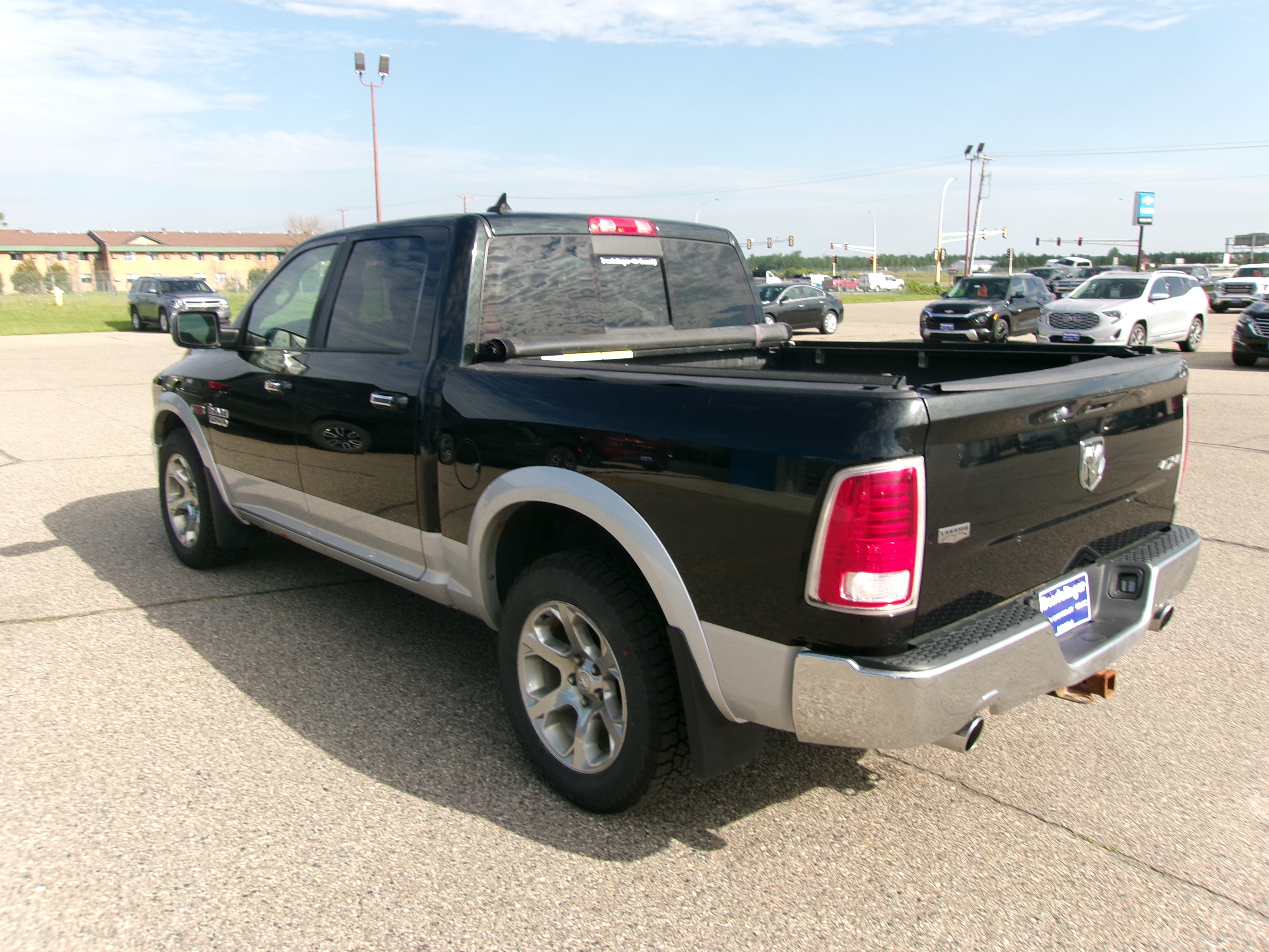 View vehicle photo 4