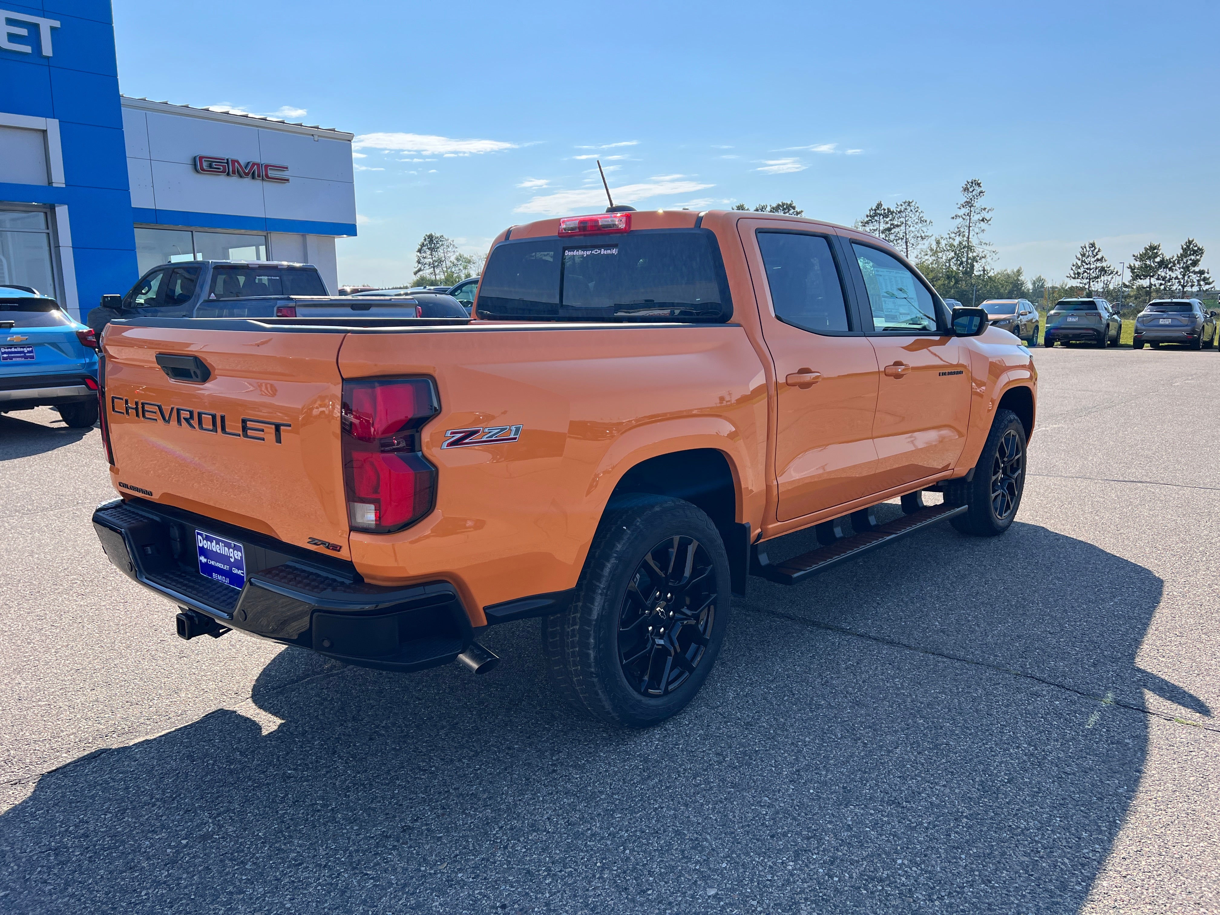 View vehicle photo 2