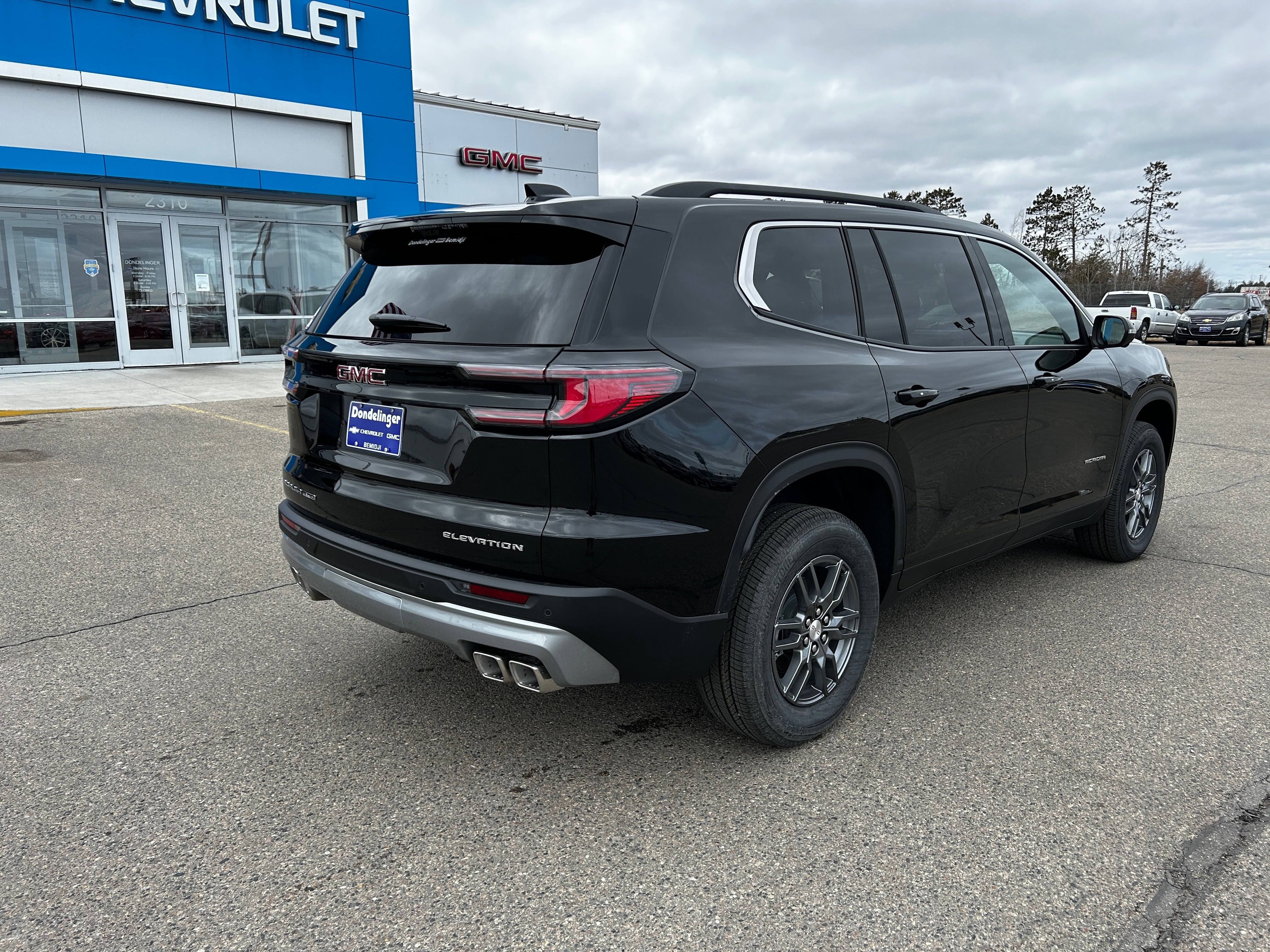 View vehicle photo 2