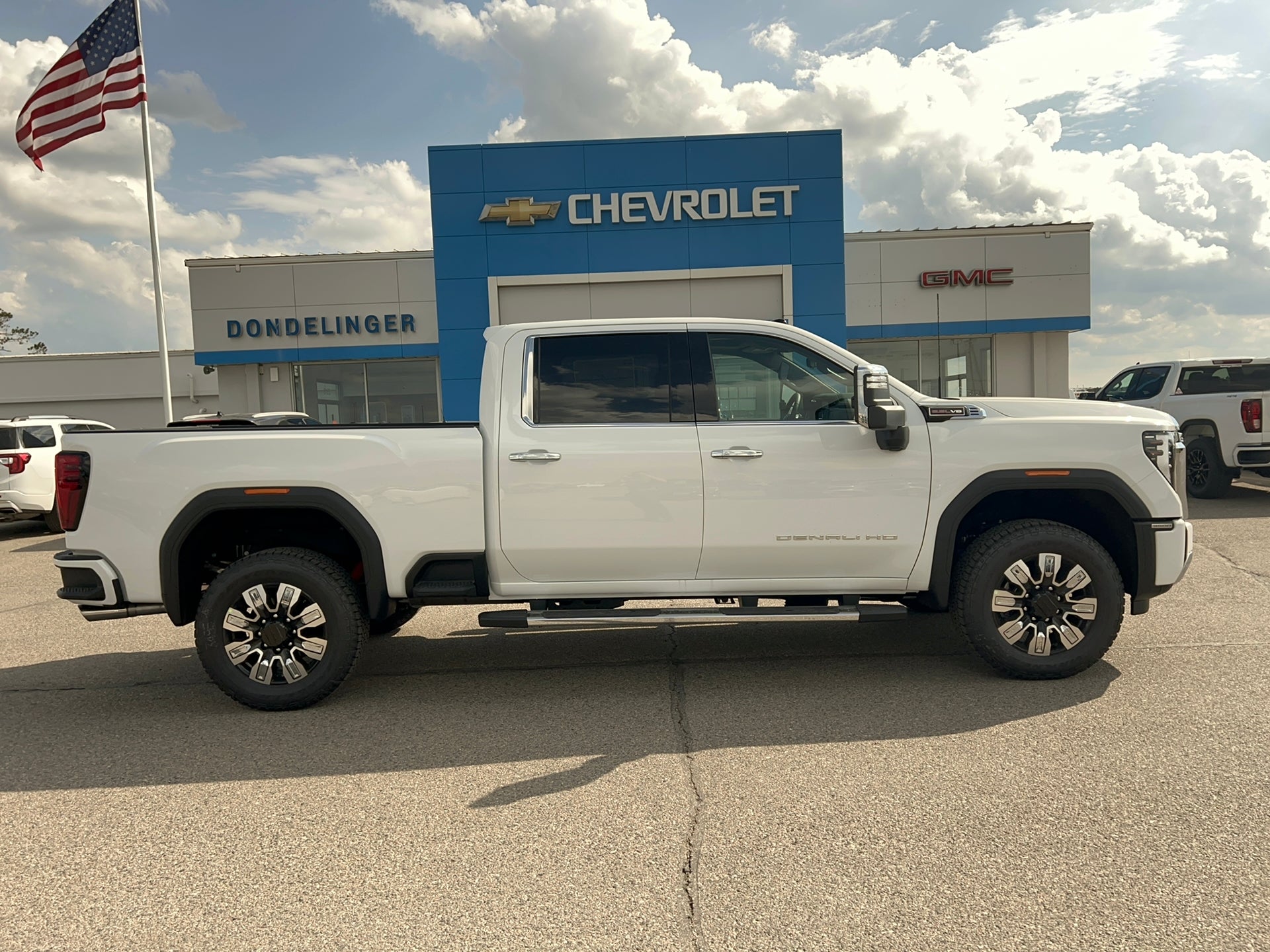 Summit White 2026 GMC Sierra 3500HD Denali Crew Cab 4WD Pickup Truck Four-Wheel Drive Automatic