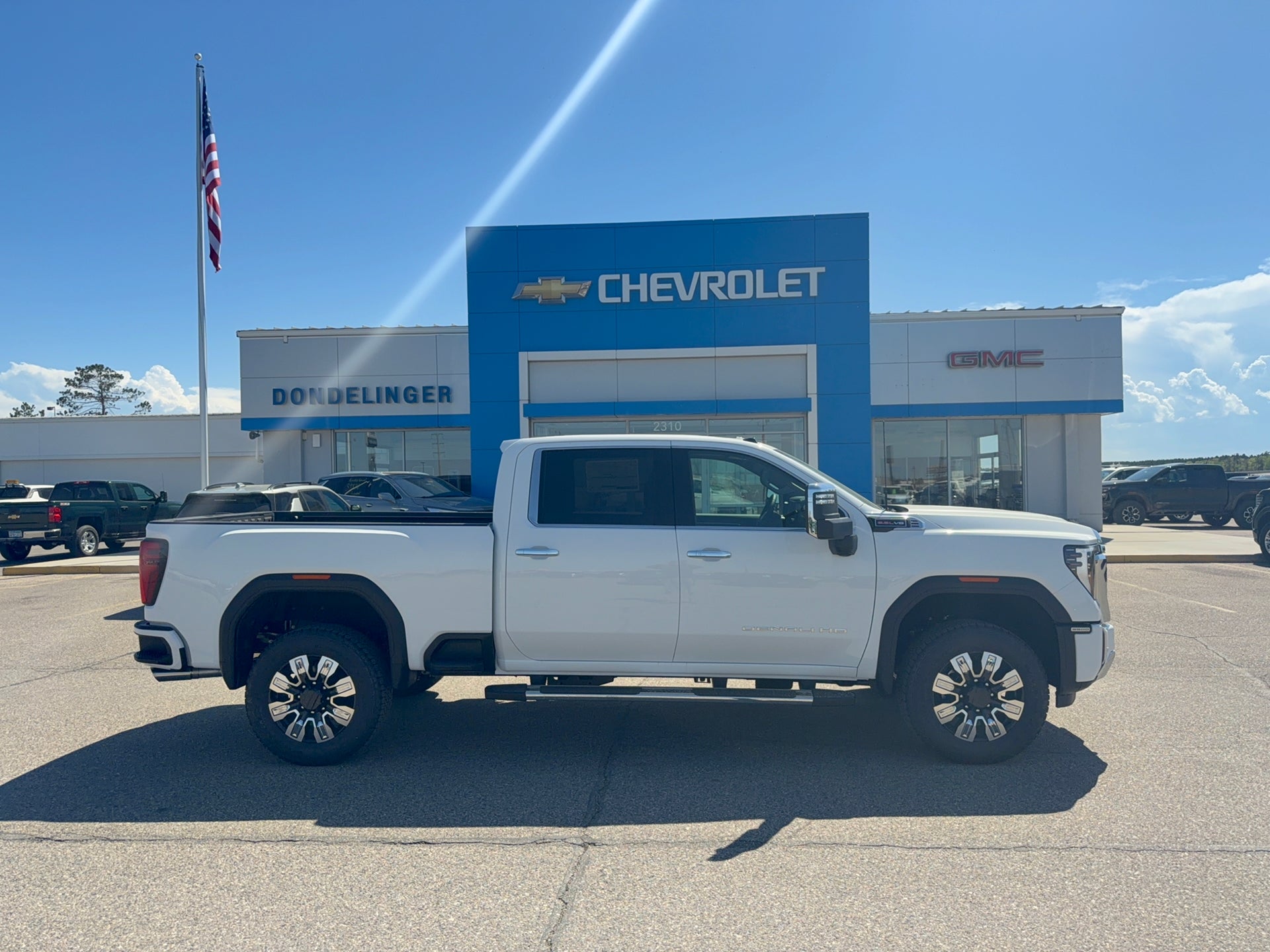 Summit White 2026 GMC Sierra 3500HD Denali Crew Cab 4WD Pickup Truck Four-Wheel Drive Automatic