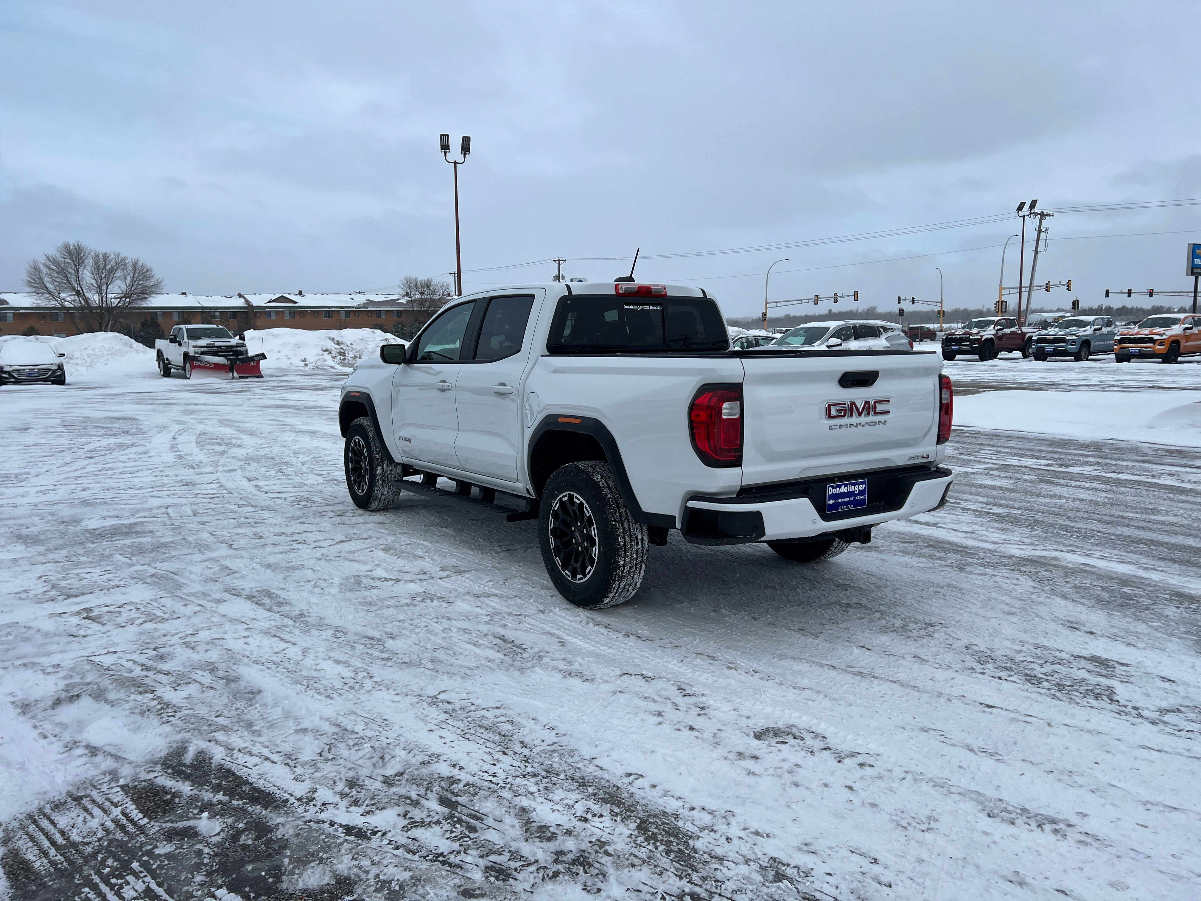 View vehicle photo 4