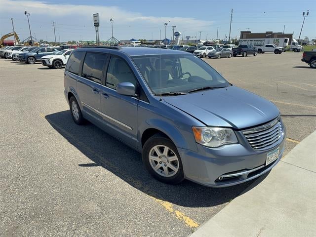  2011 Chrysler Town & Country Touring FWD   