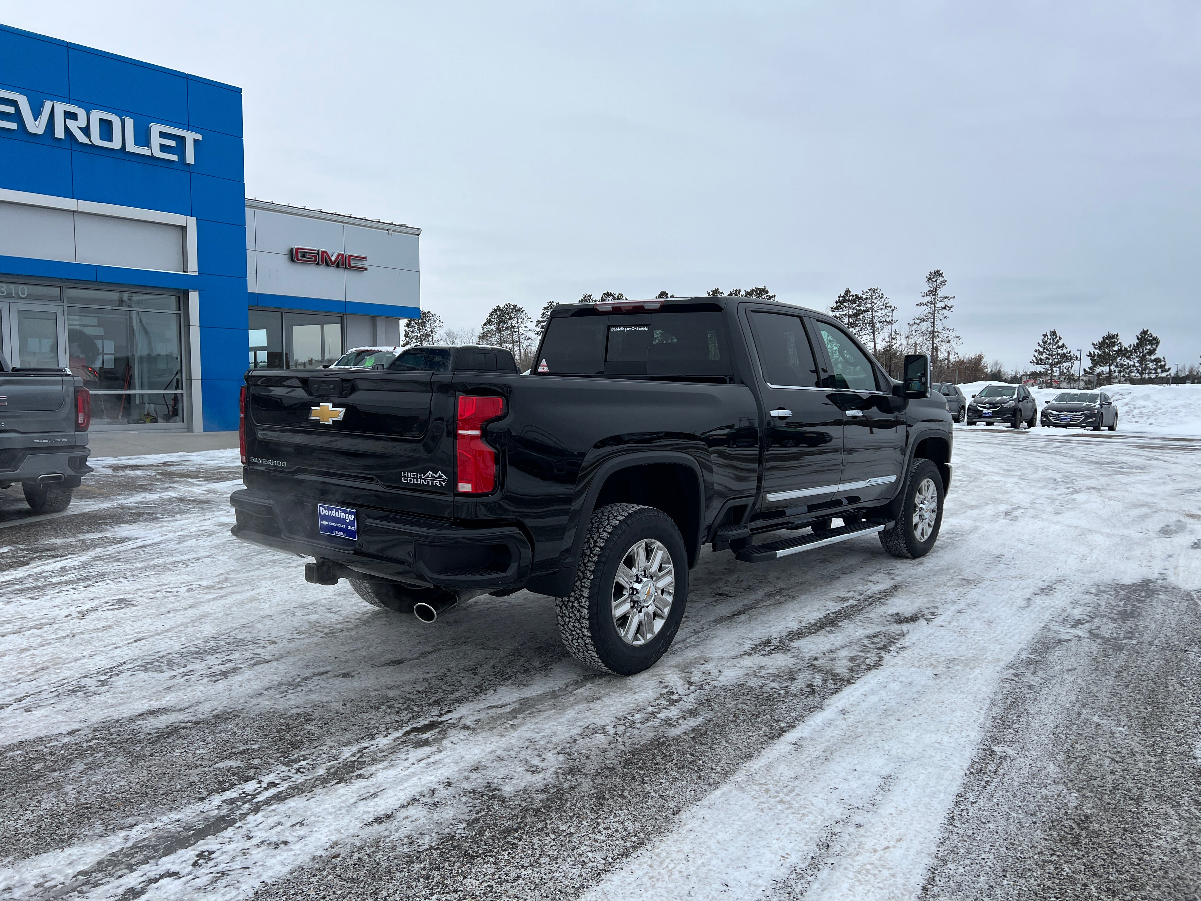 View vehicle photo 2