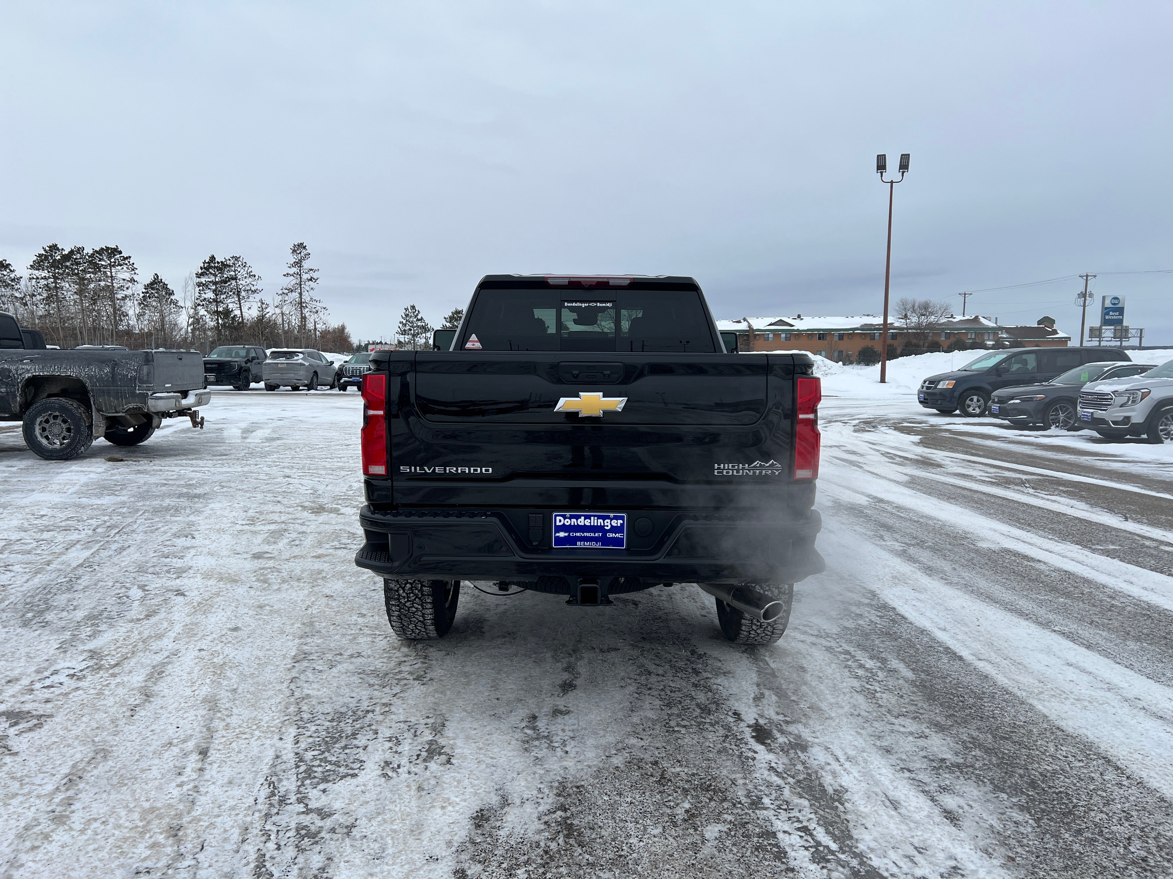 View vehicle photo 3