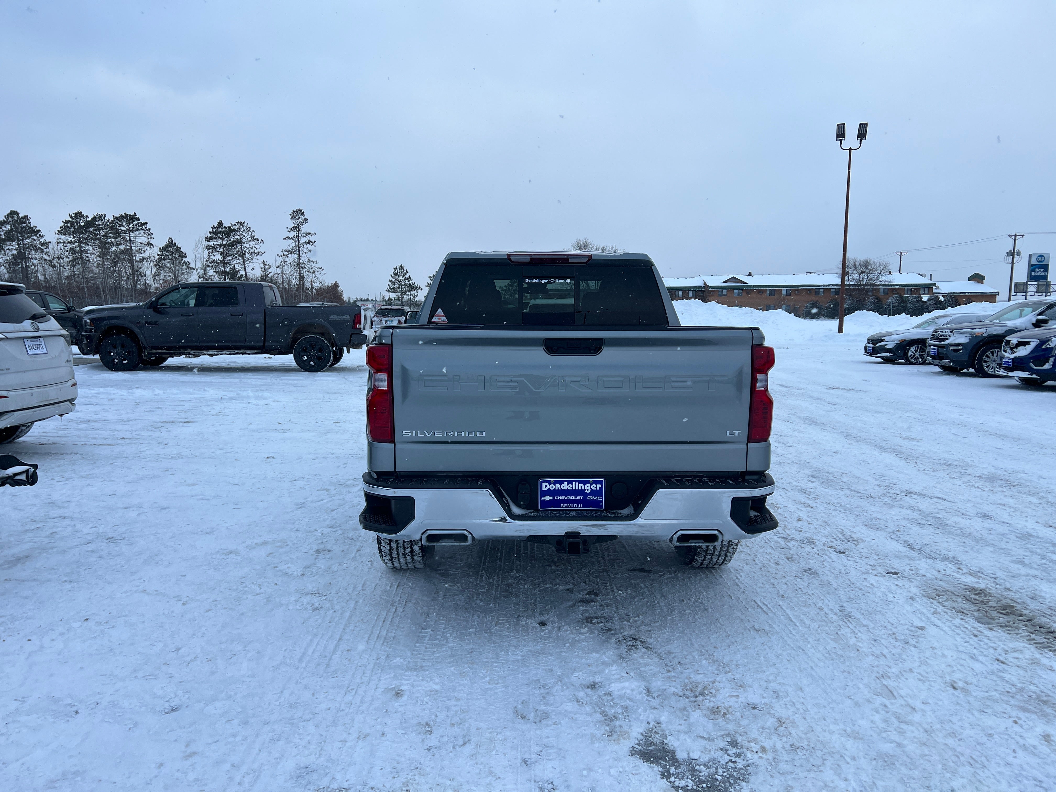 View vehicle photo 3