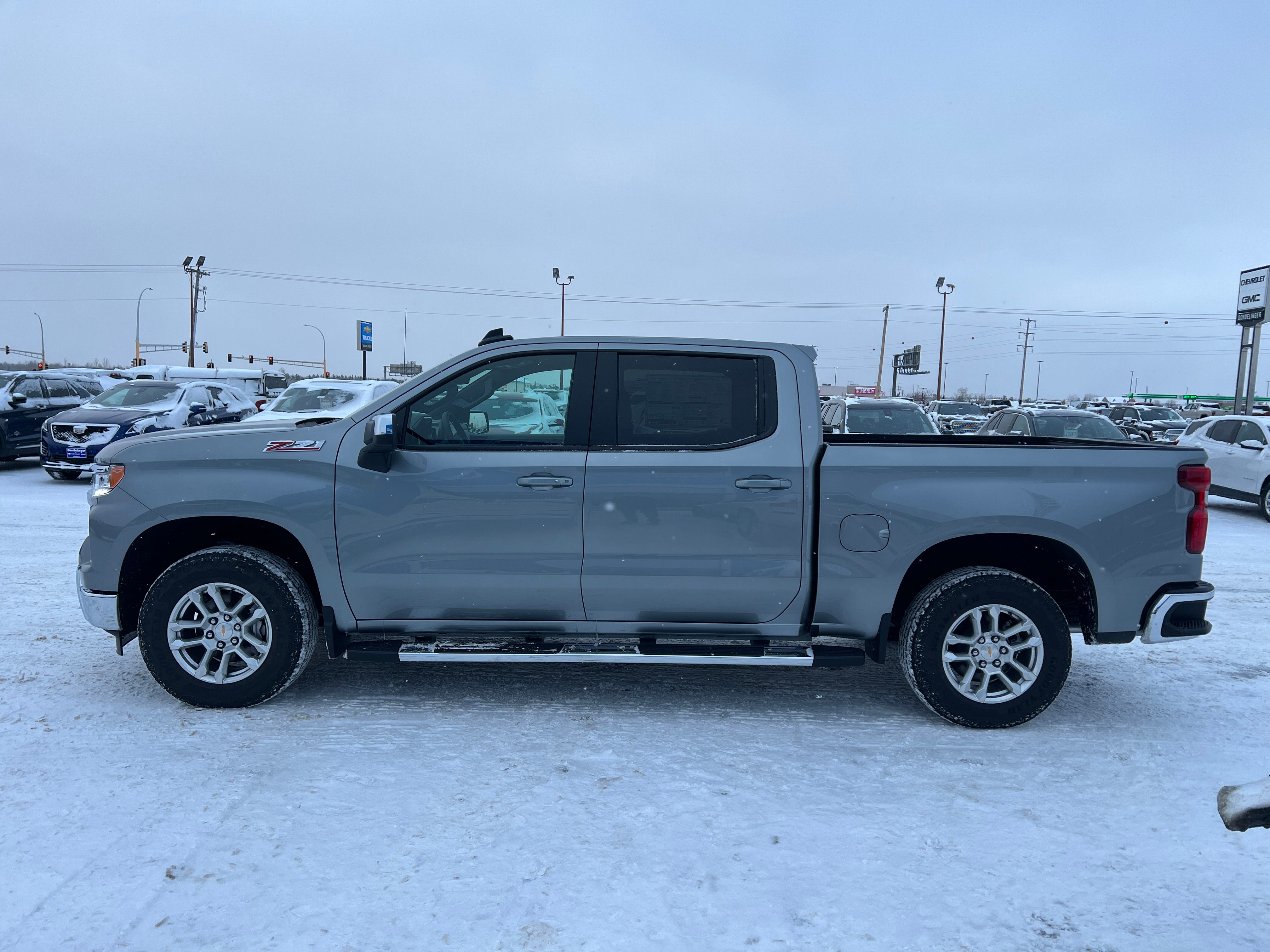 View vehicle photo 5