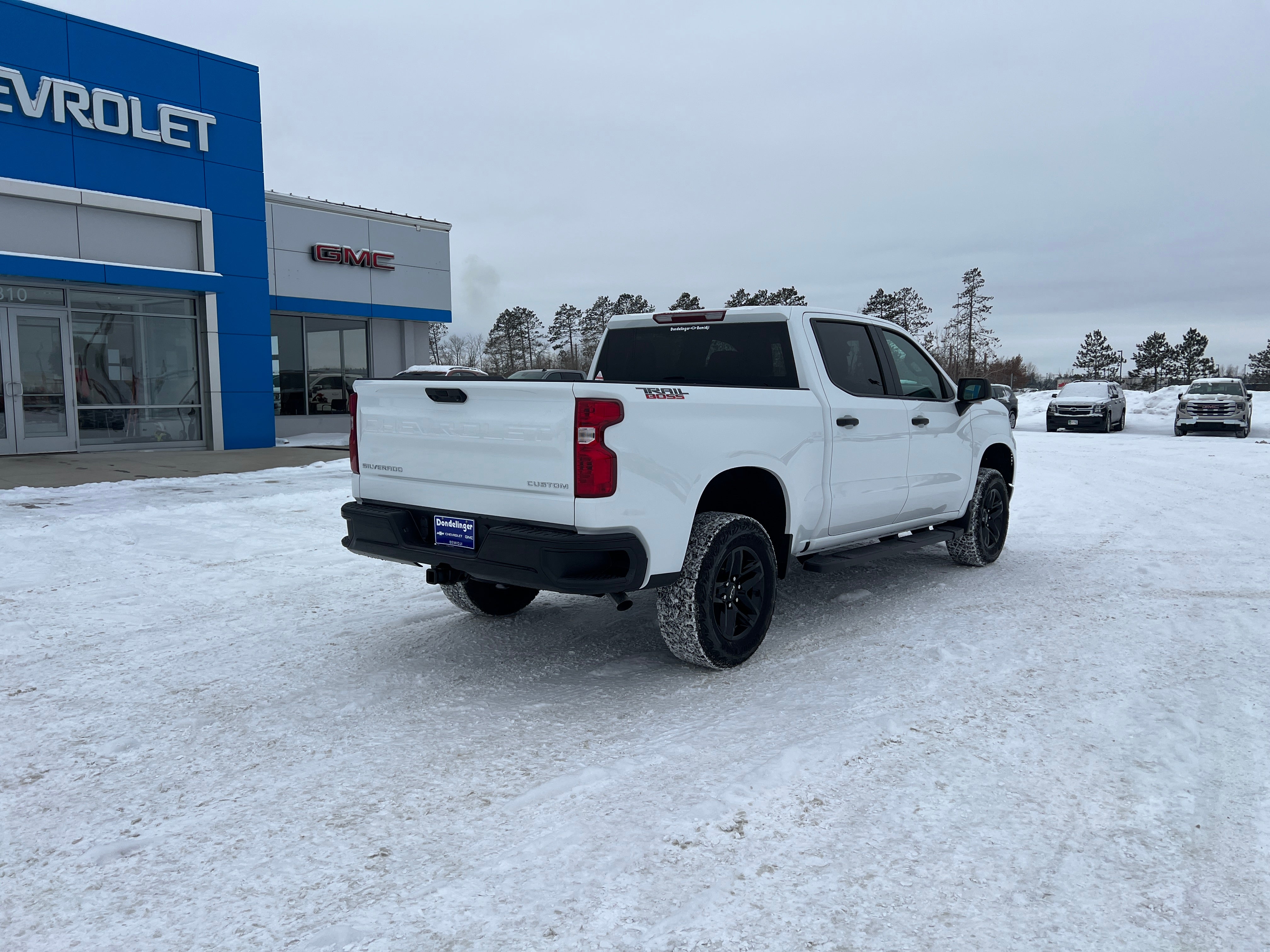 View vehicle photo 2