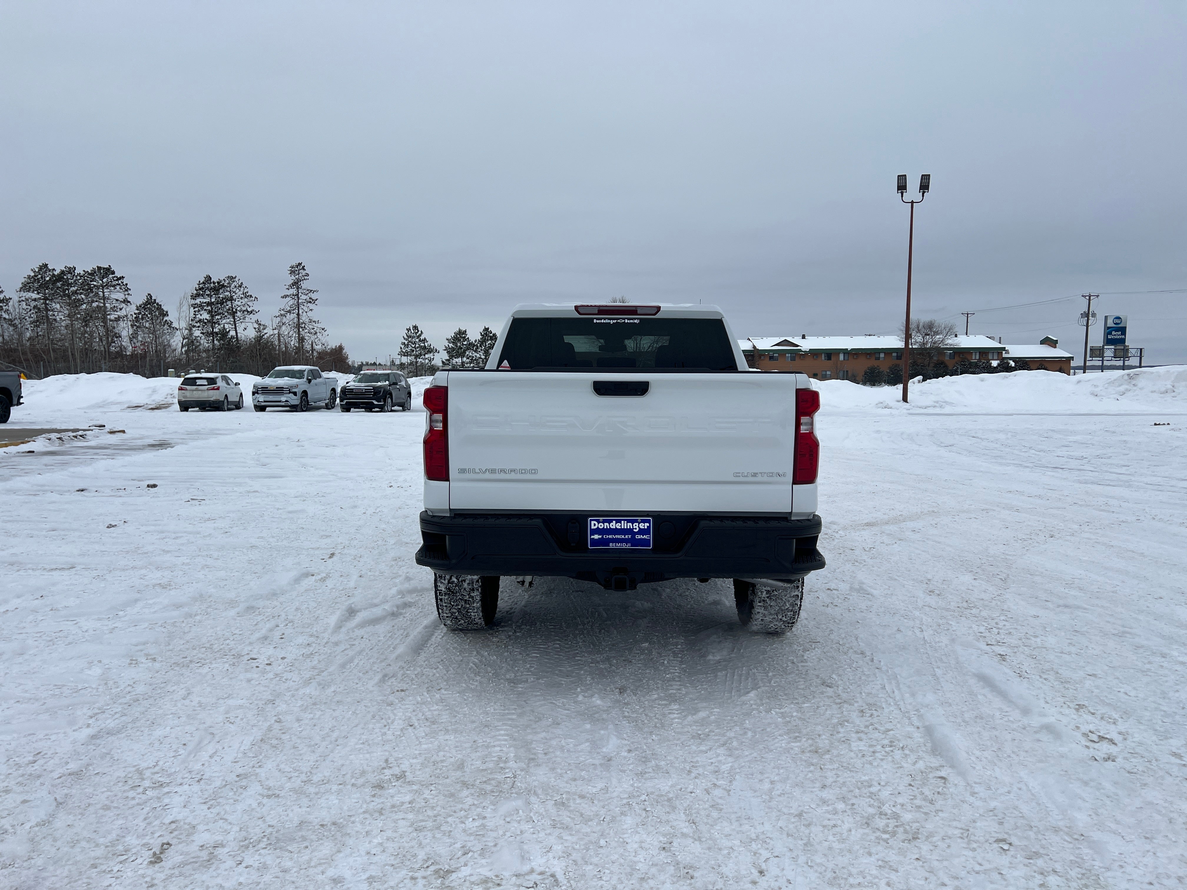 View vehicle photo 3