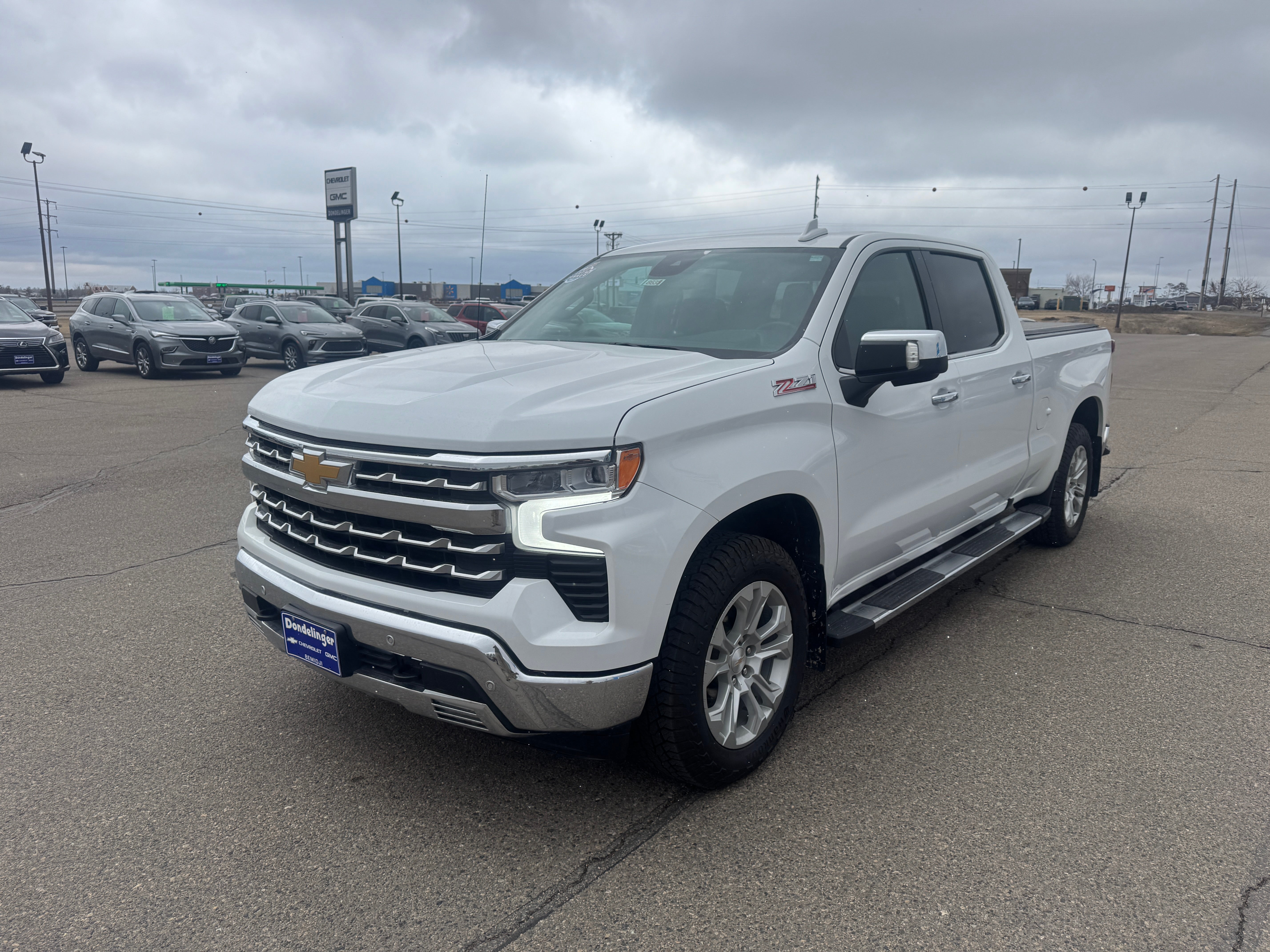 View vehicle photo 6