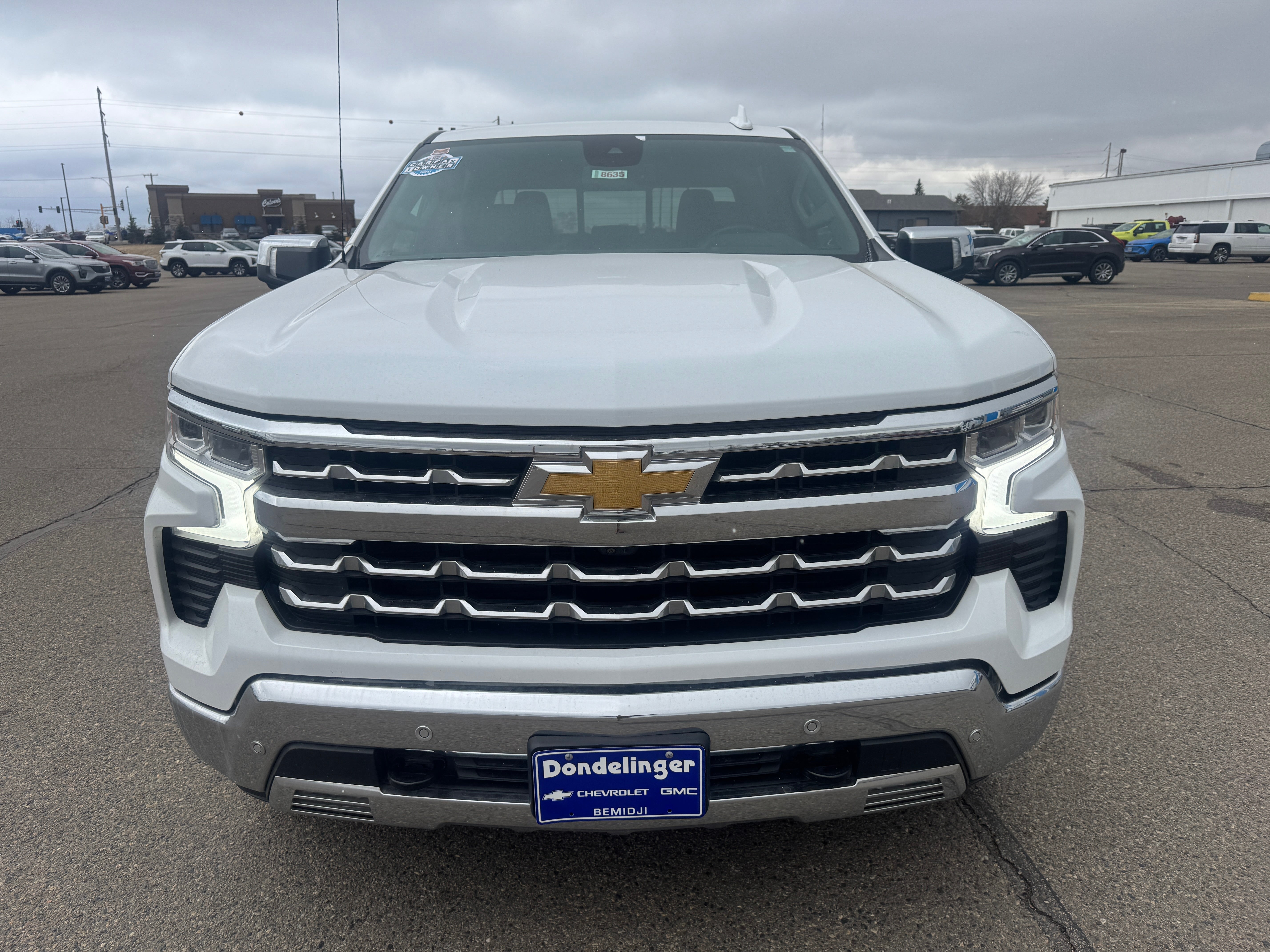 View vehicle photo 7