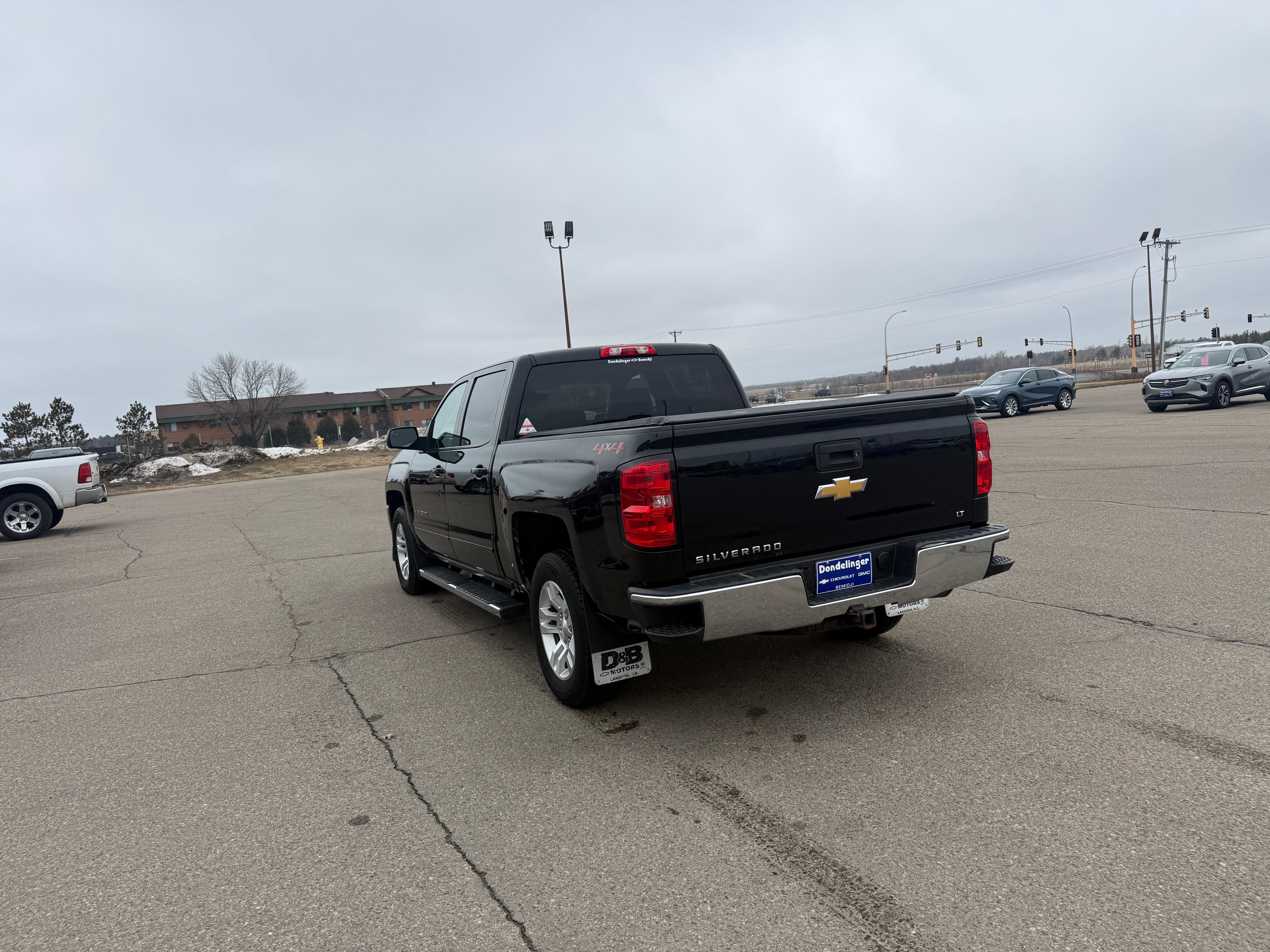 View vehicle photo 4