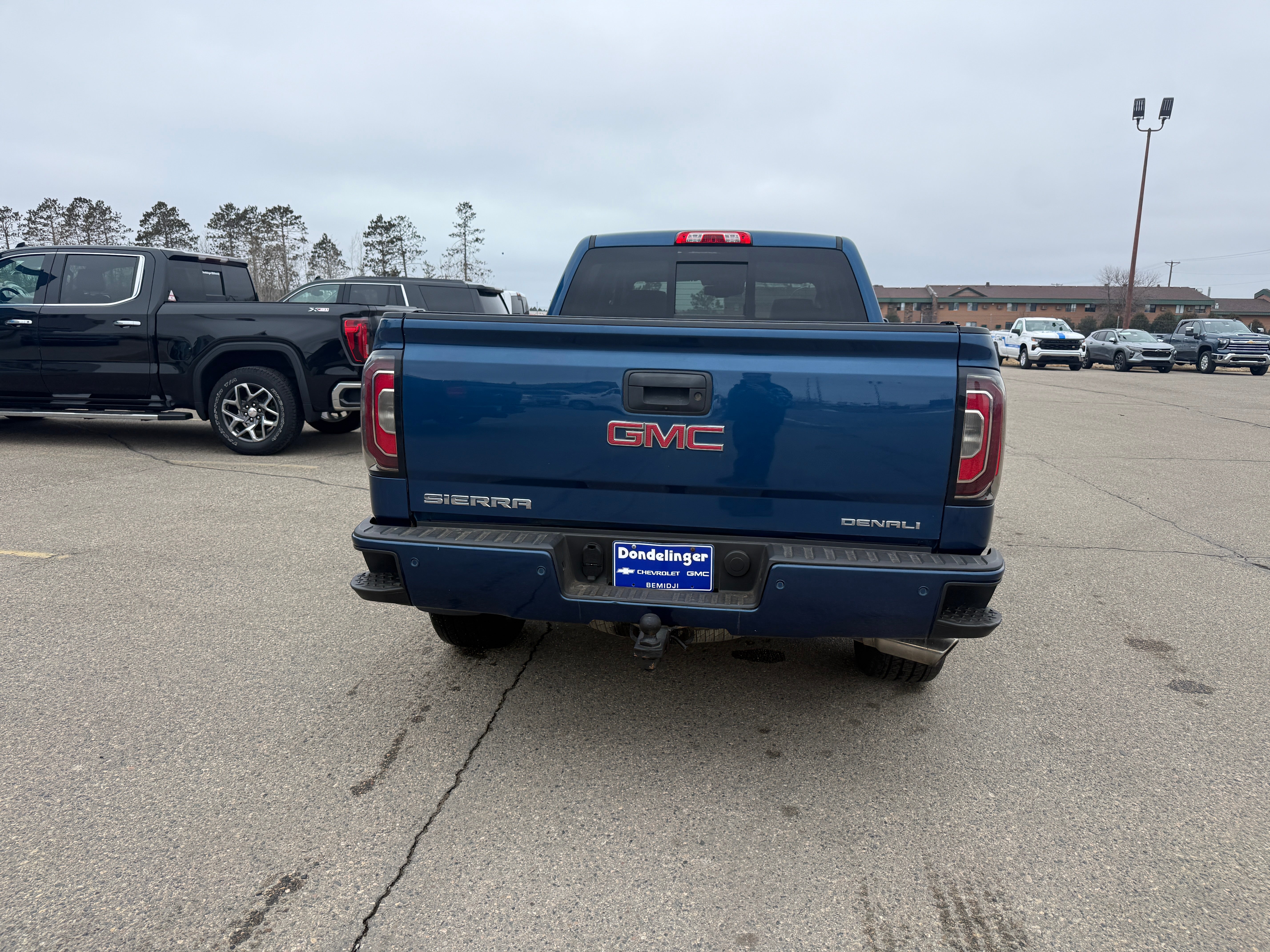 View vehicle photo 3