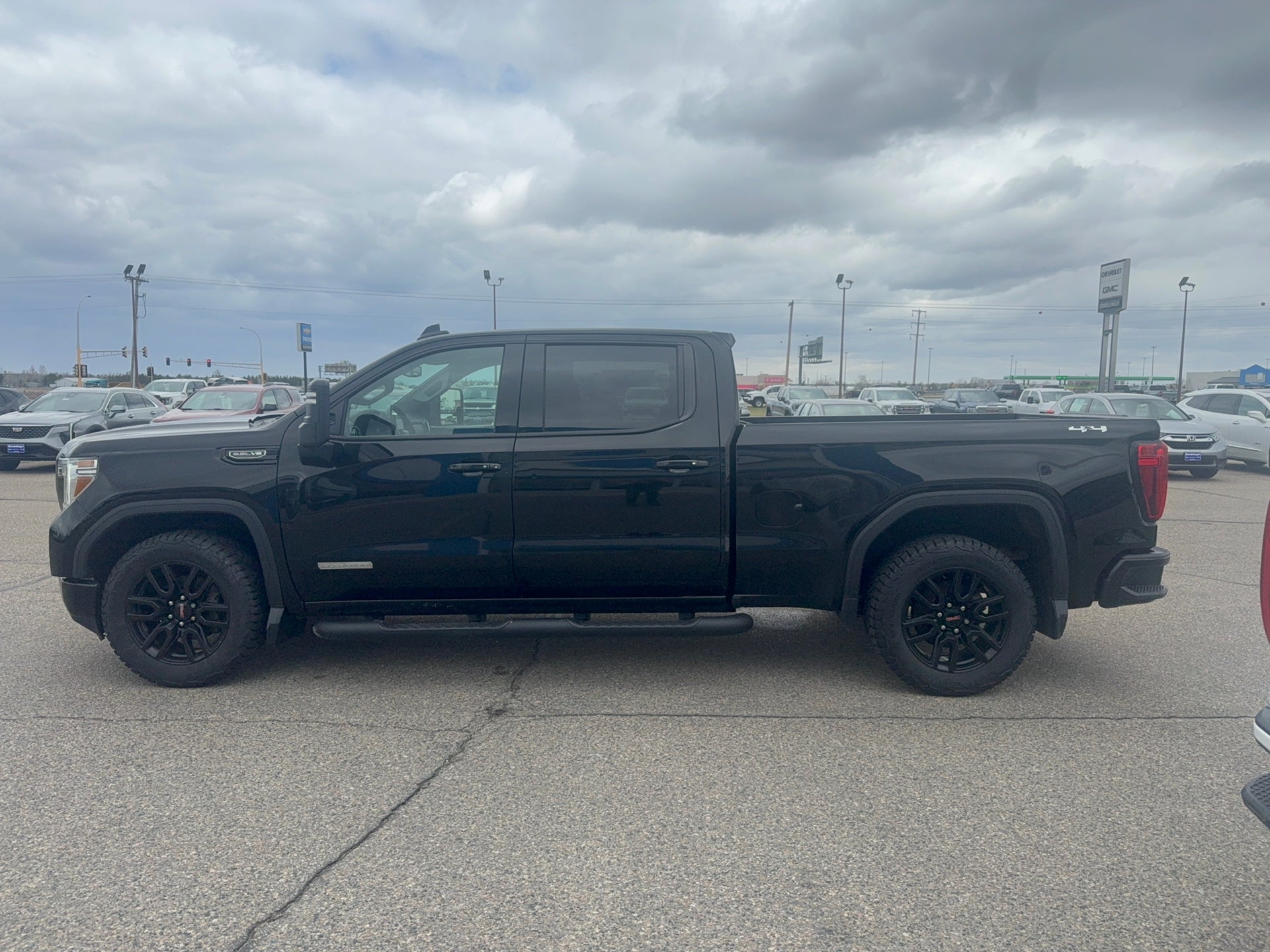 View vehicle photo 5