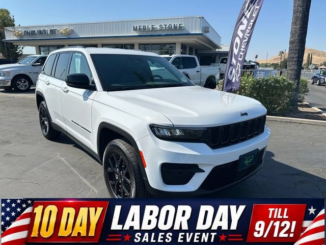  2024 Jeep Grand Cherokee Altitude 4WD   