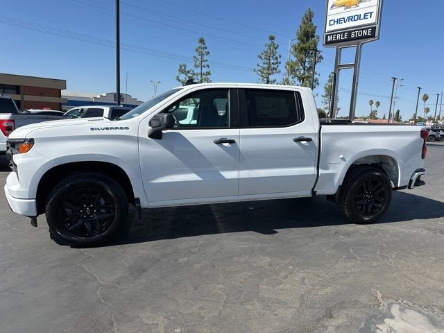 View vehicle photo 4