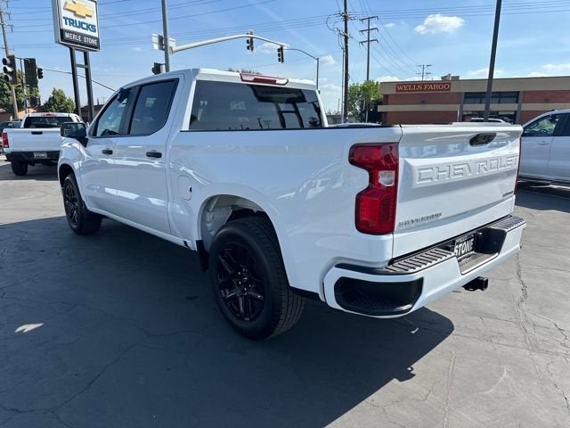 View vehicle photo 6