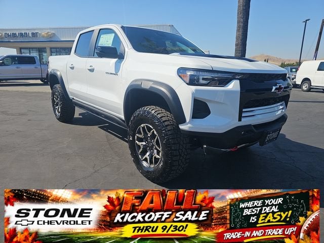 Summit White 2026 Chevrolet Colorado Pickup Truck Four-Wheel Drive Automatic