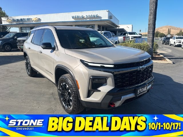 Sandstone Gray 2027 Chevrolet Traverse SUV / Crossover Four-Wheel Drive Automatic