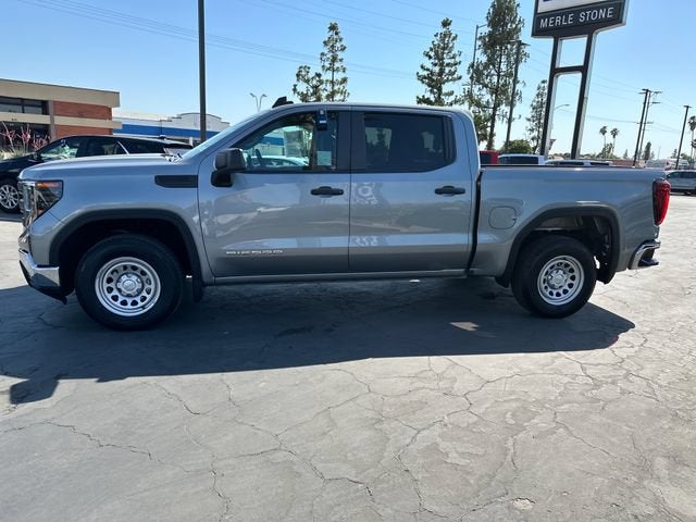 View vehicle photo 4