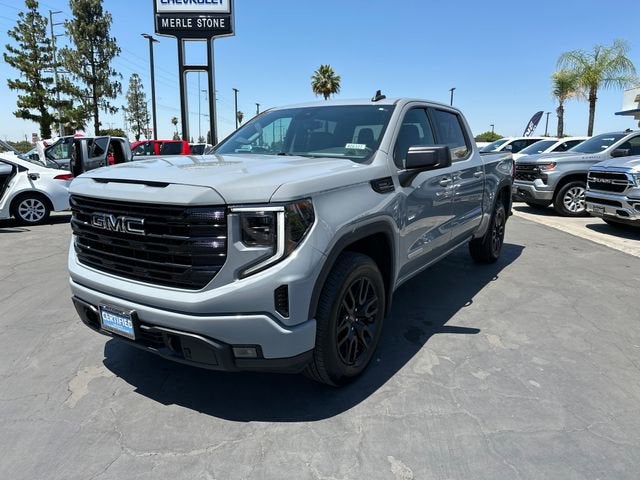 View vehicle photo 3