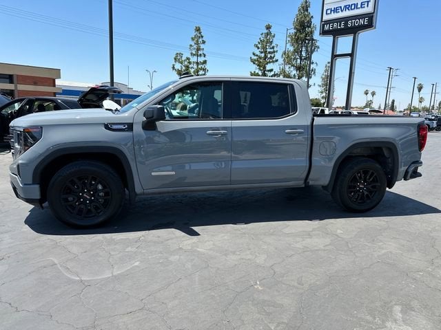 View vehicle photo 4