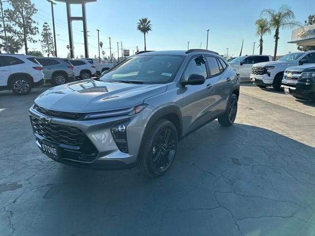 View vehicle photo 3