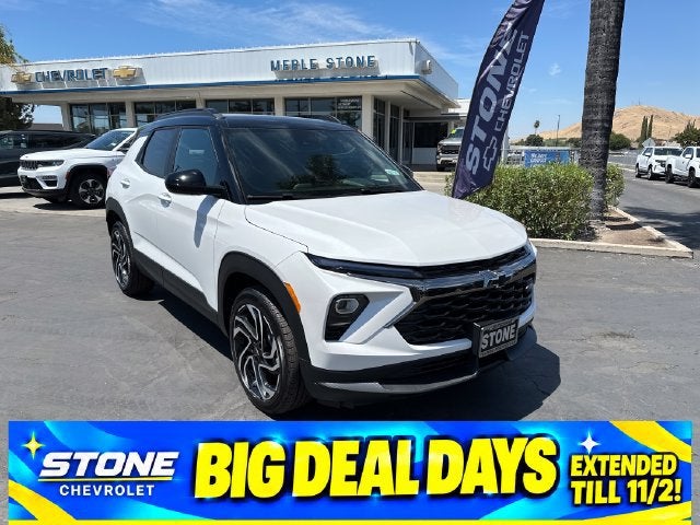 White (Iridescent Pearl Tricoat) 2026 Chevrolet Trailblazer SUV / Crossover Front-Wheel Drive Automatic