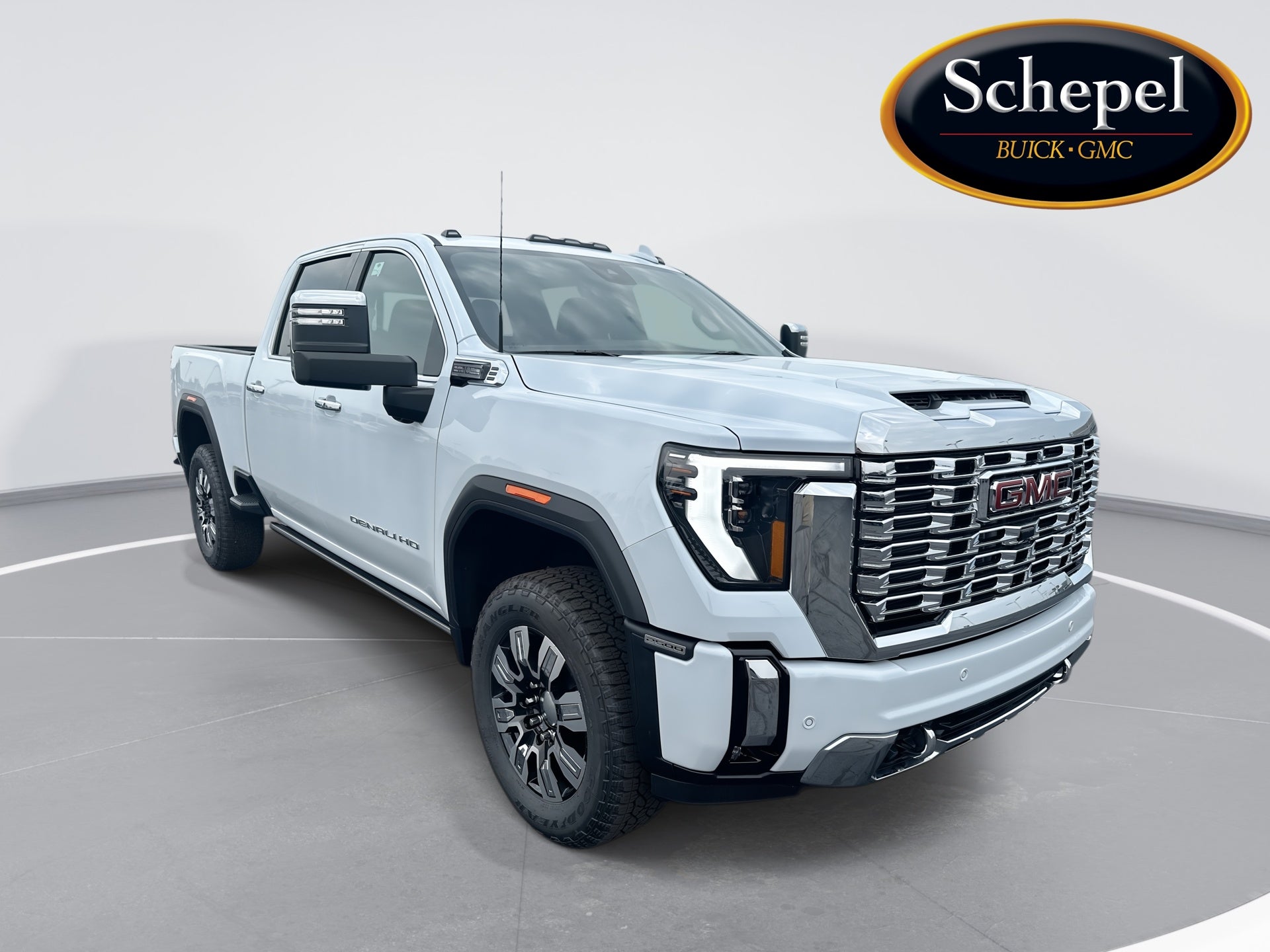 Glacier White Tricoat 2026 GMC Sierra 2500HD Pickup Truck Four-Wheel Drive Automatic