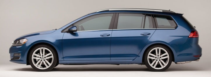 2015-volkswagen-golf-sportwagen-002-1