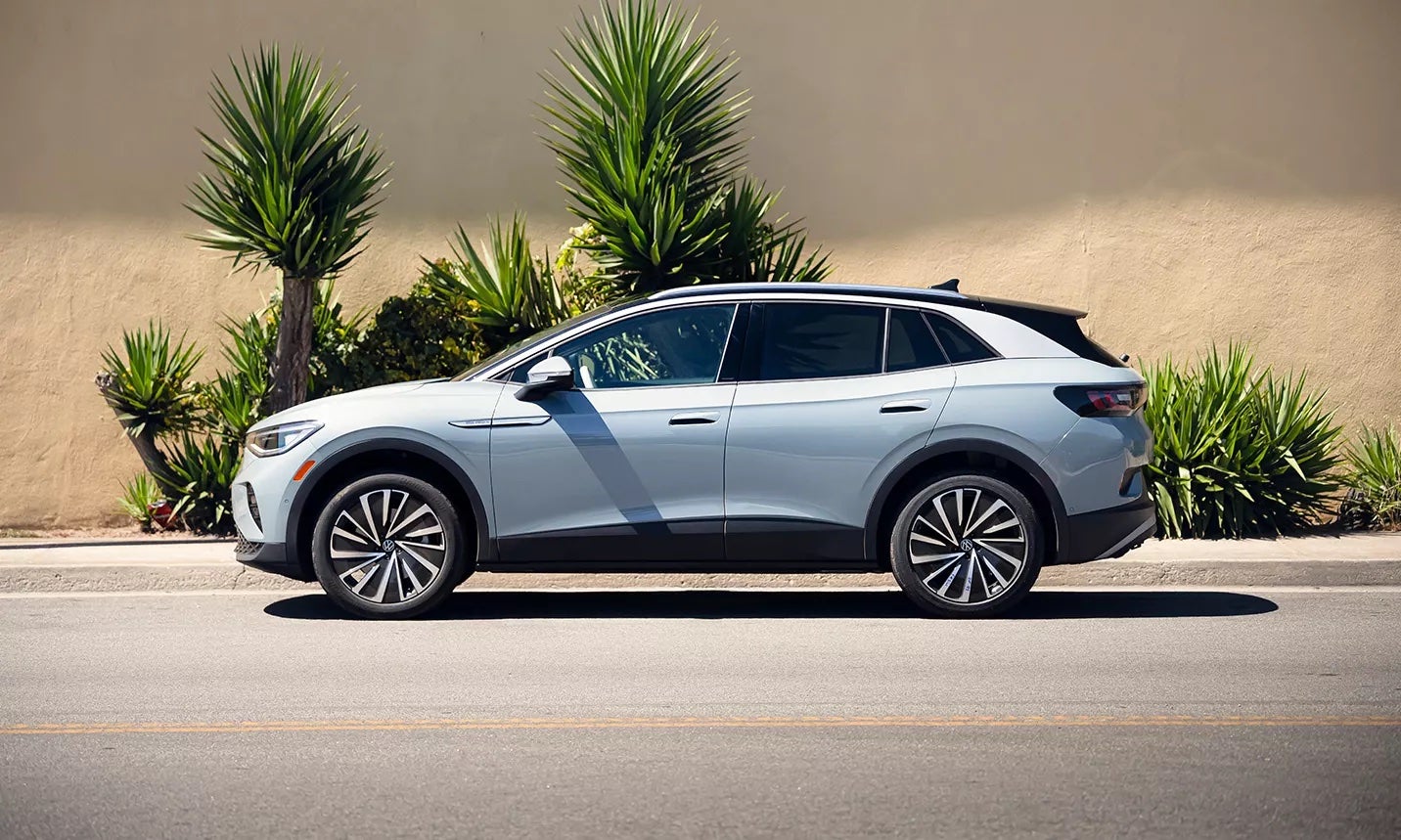 The 2023 Volkswagen ID.4 AWD Pro S Plus in Arctic Blue Metallic