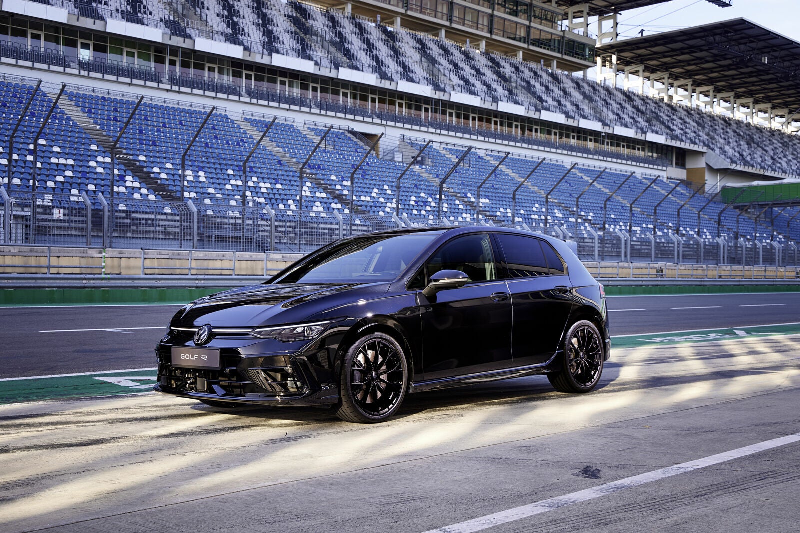2025 volkswagen golf r