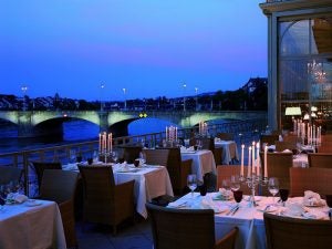 Waterfront restaurant Chesapeake, VA