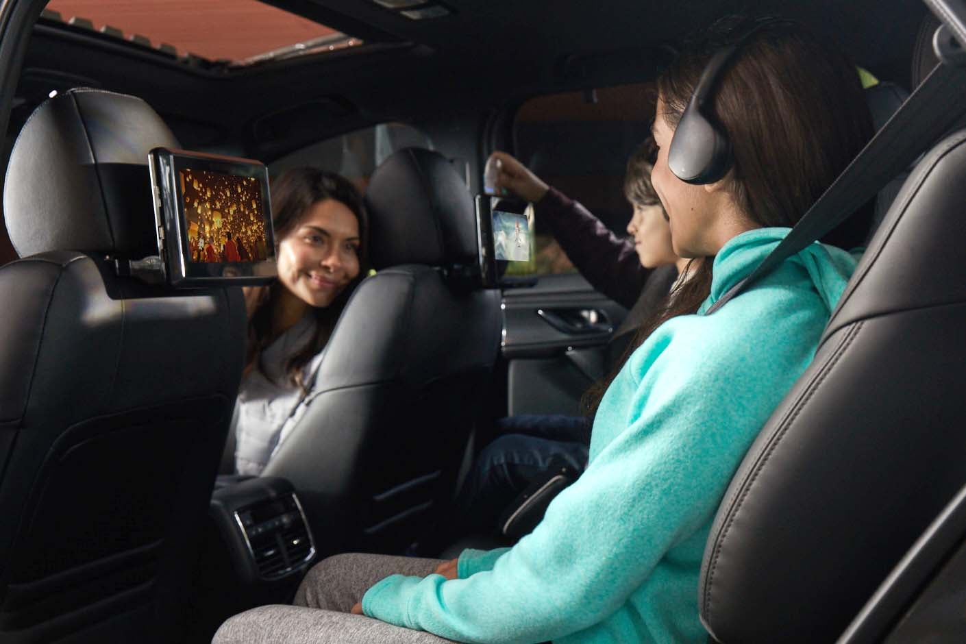 Mazda-CX-9-Rear-Seat-Entertainment-System