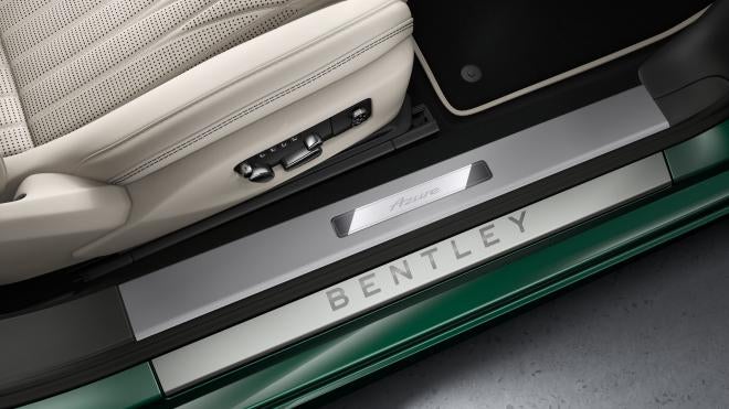 Illuminated Bentley treadplate in the Continental GT Azure