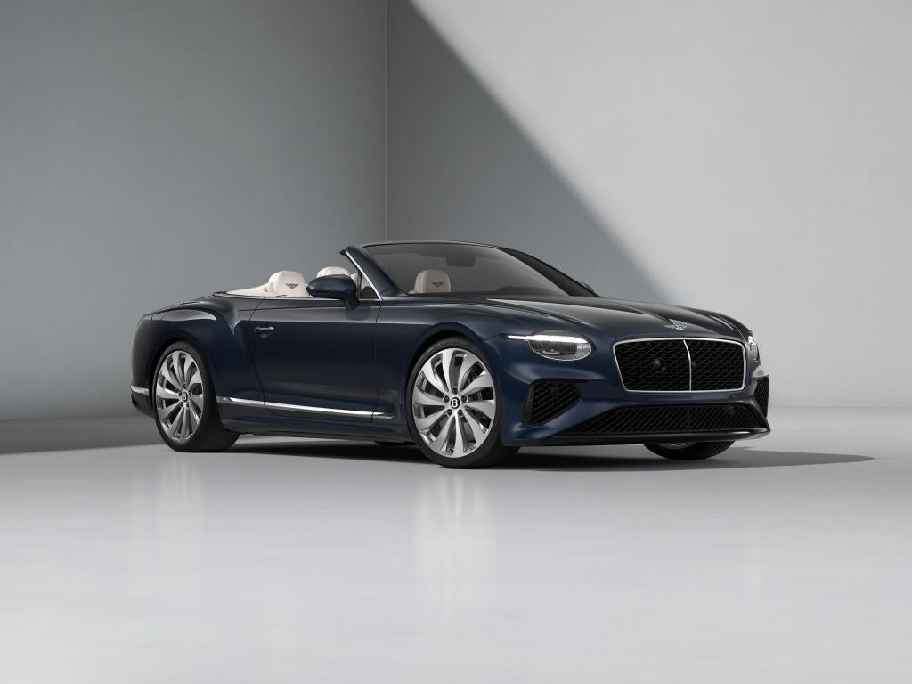 Front three-quarter view of the Continental GTC