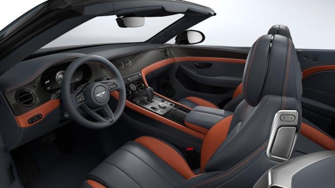 Continental GTC S cabin with contrasting upholstery and S seat emblems