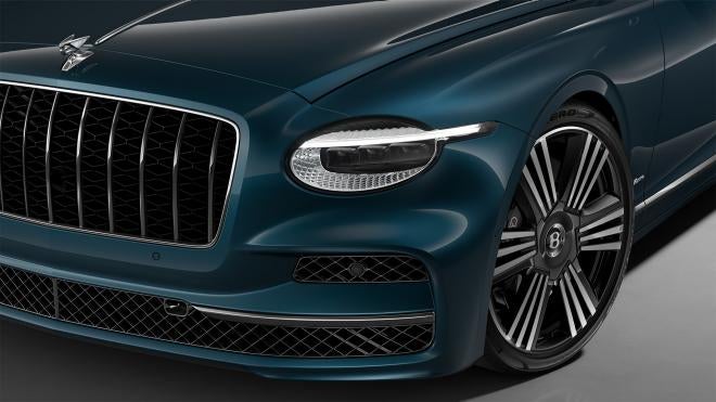Flying Spur Azure Precision headlamp and chrome grille