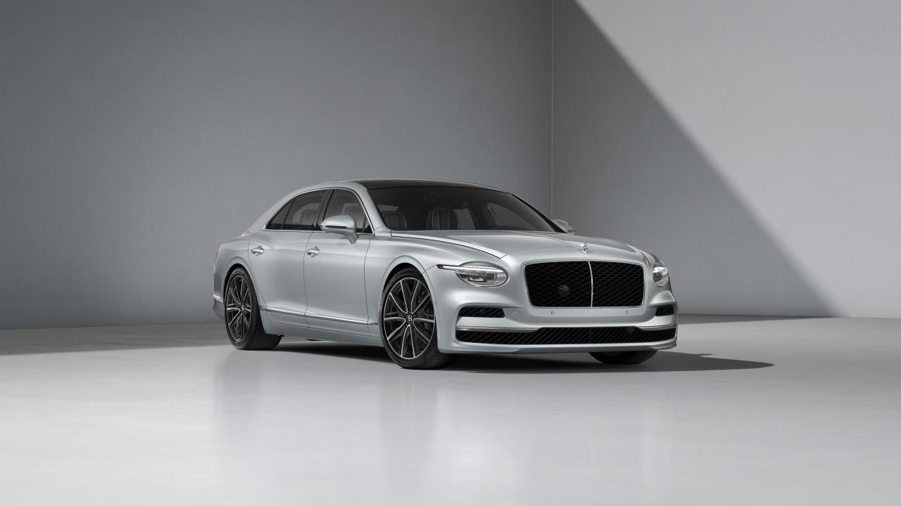 Bentley Flying Spur in Moonbeam, front three-quarter view