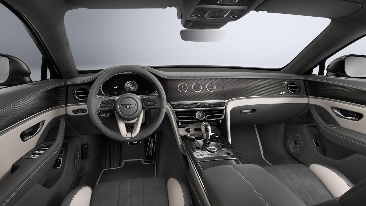 Bentley Flying Spur S front cabin and dashboard