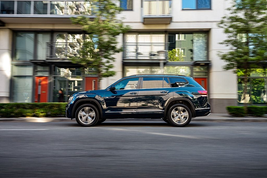 VW Atlas Side