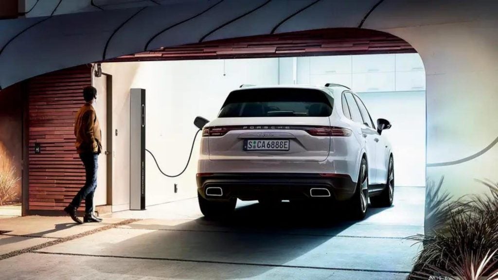 2022 porsche cayenne electric vehicle