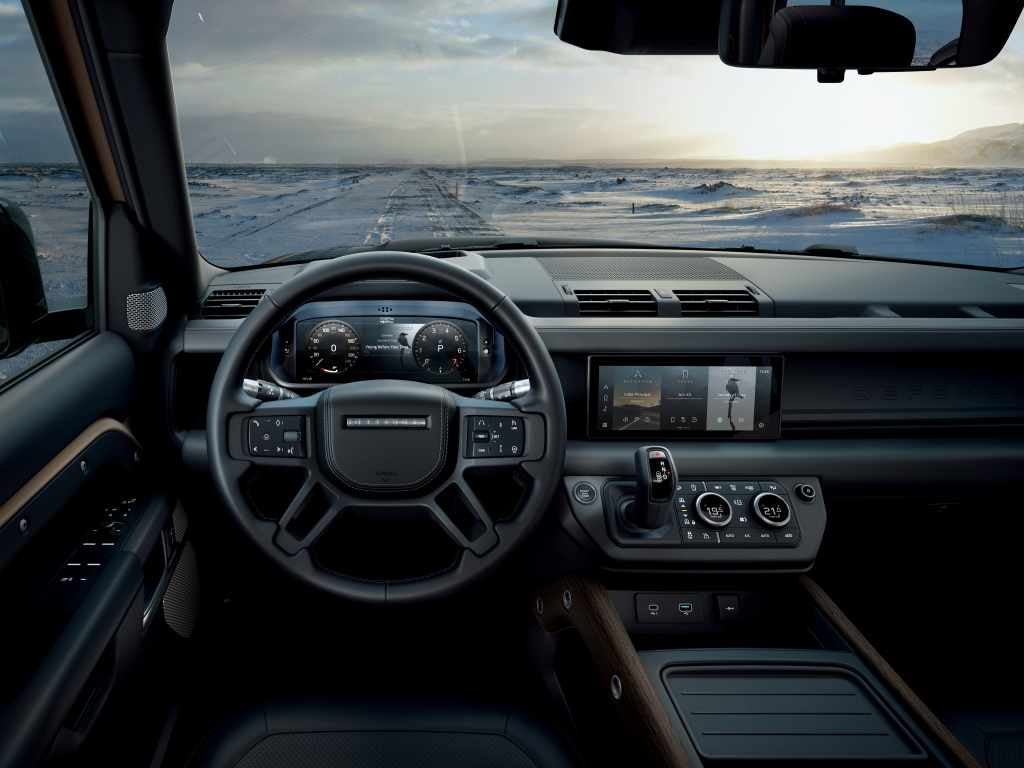 LR_DEF_20MY_Interior_100919_05_0