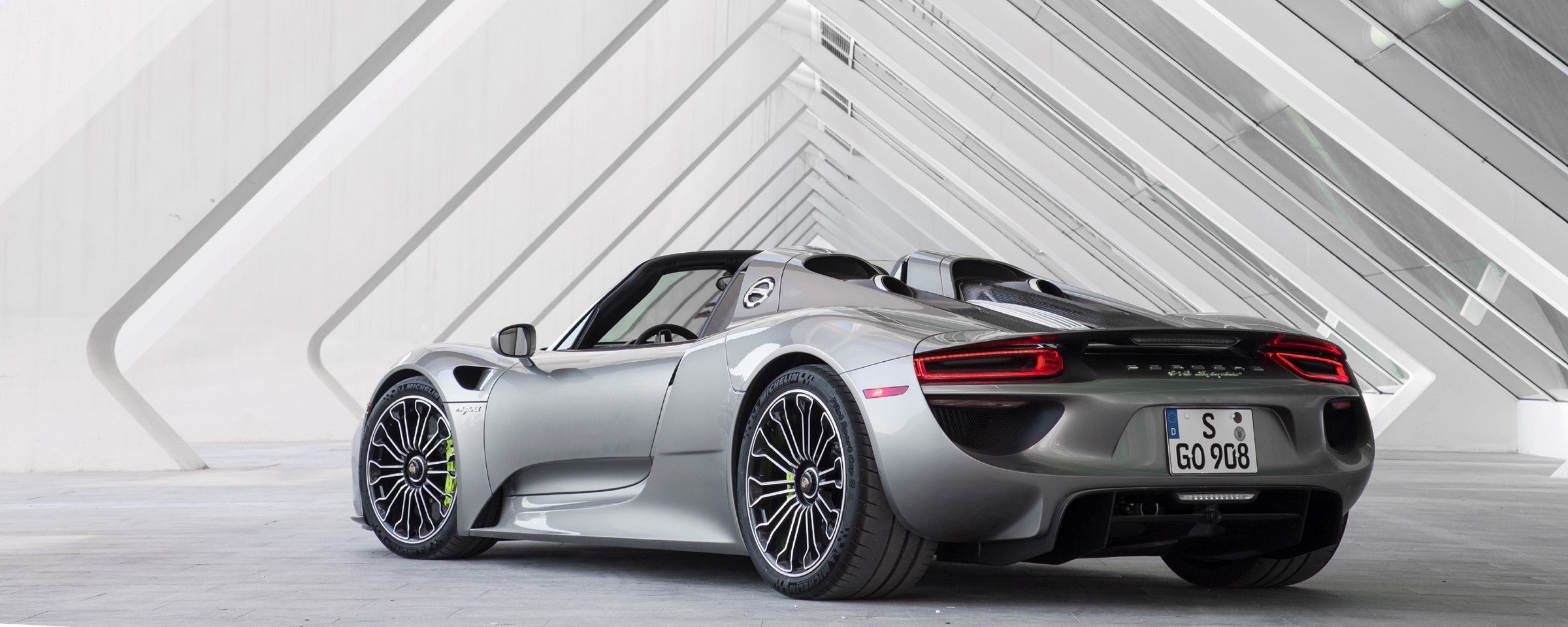 IAG_Porsche_Storage