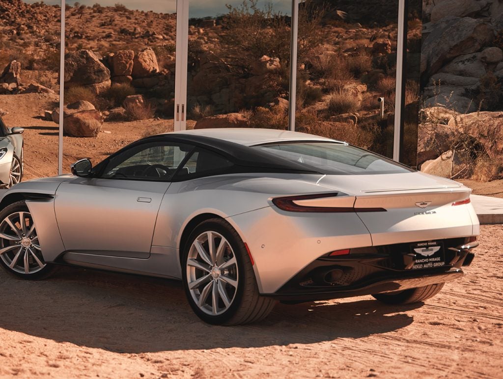 Aston MArtin Back logo