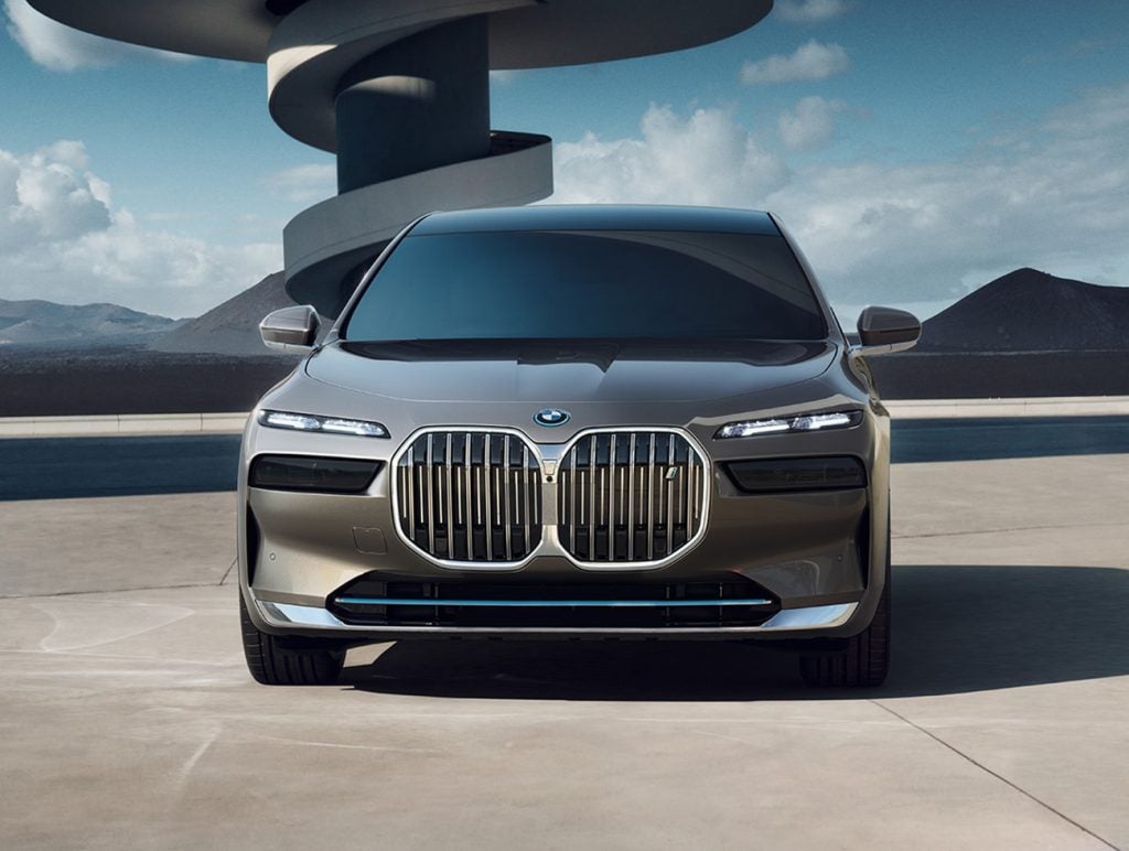 BMW i7 front panel