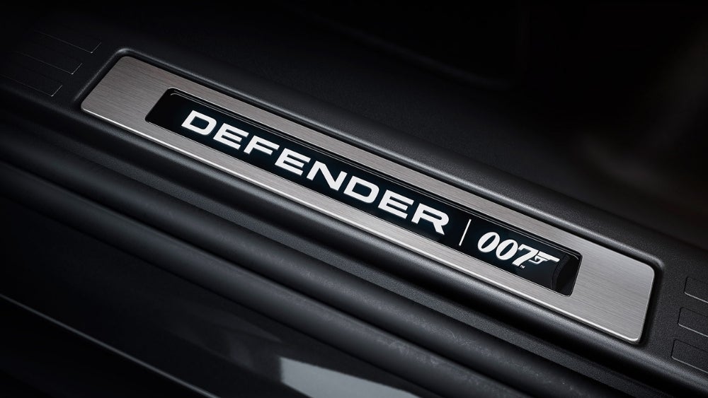 Land Rover Defender V8 Bond Edition 007